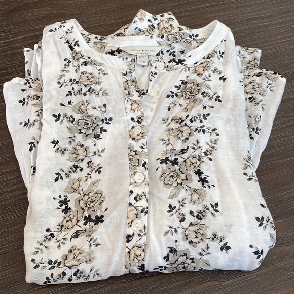 2/$25 Lucky Brand ladies blouse with peplum. Size XS. 100% modal fabric. - Picture 2 of 10